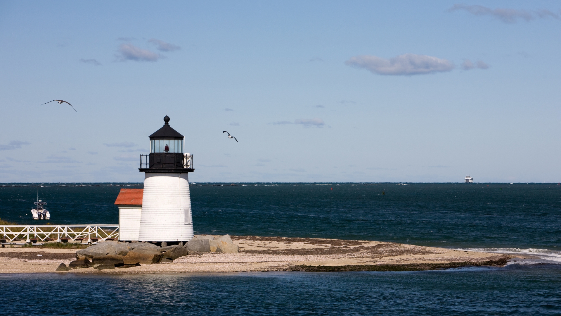 Brant Point Light at the mouth of Nantucket Harbor